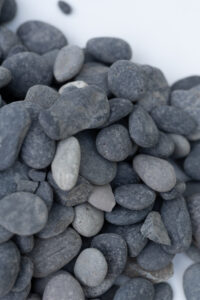 beach pebbles black 16/25 mm